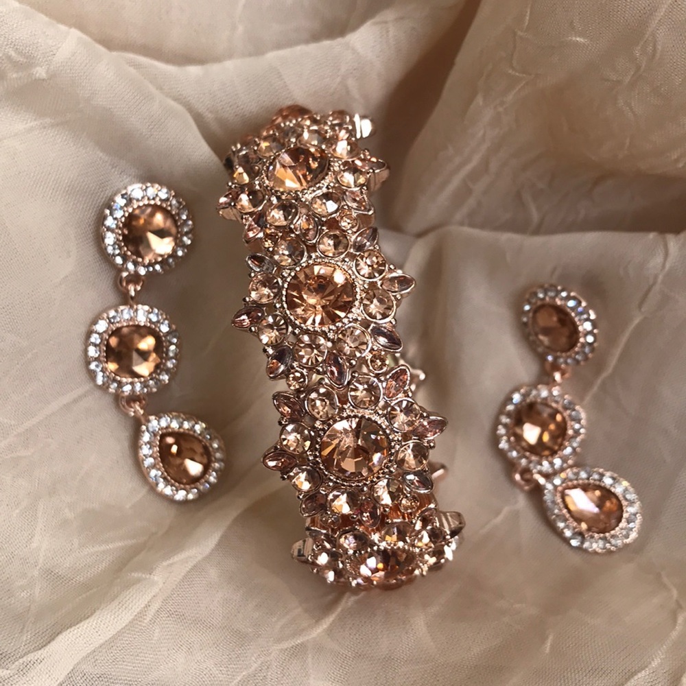 Rose gold necklace and earrings - Picture 1 of 6